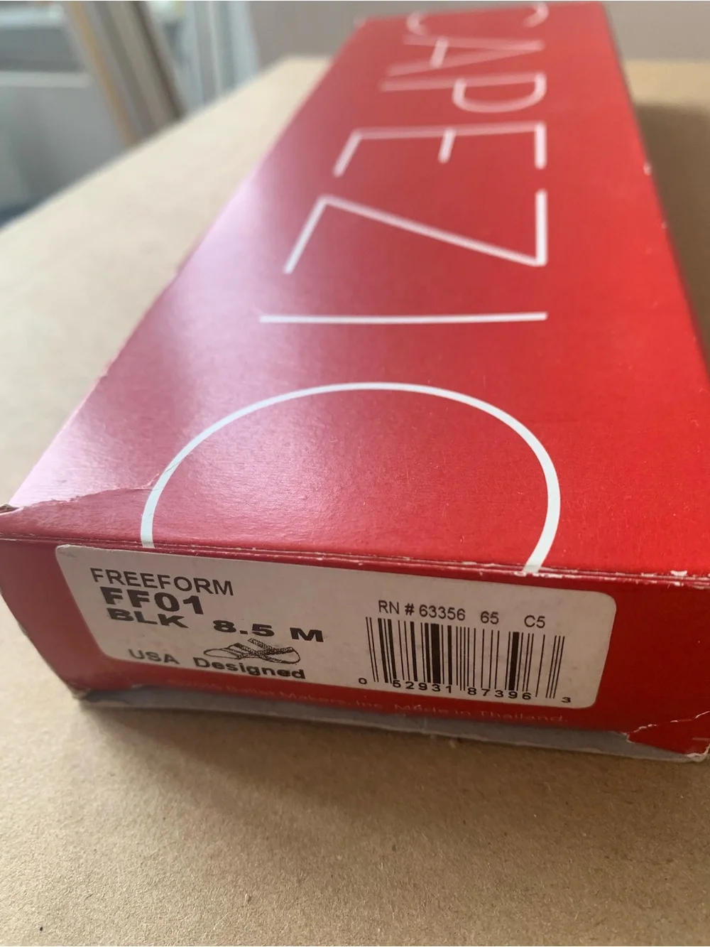 Capezio Freeform FF01 Black Elastic Strap Ballet Flats, size 8.5 M